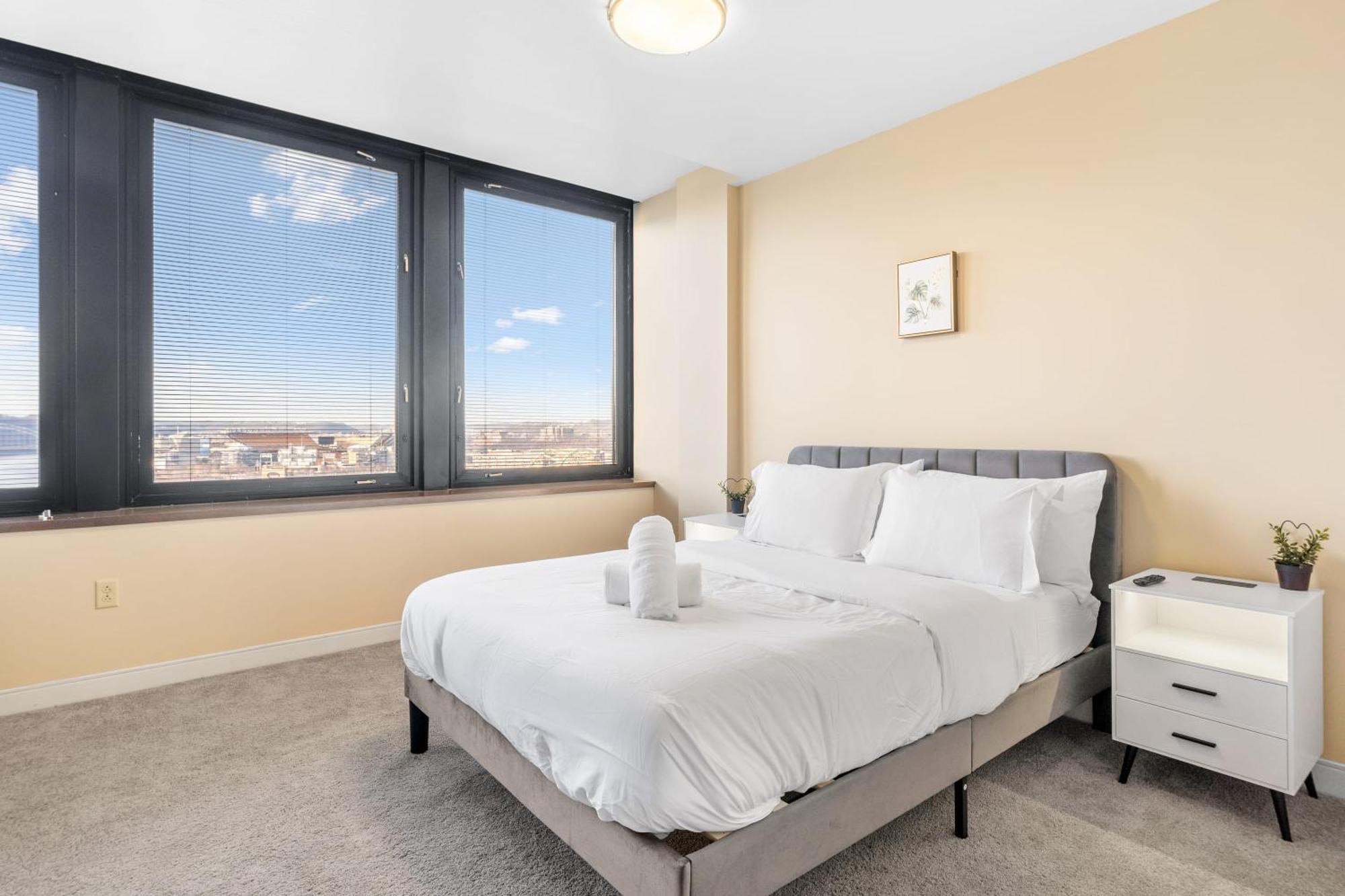 Luxury High Rise 1Bd River Views Downtown Pittsburgh Exterior foto